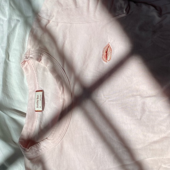 Aritzia Sunday Best Pink T-Shirt - Picture 2 of 3